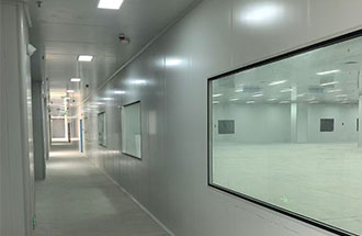 3月5日，三門峽產(chǎn)業(yè)園標(biāo)準(zhǔn)廠房凈化裝修工程局部驗(yàn)收中